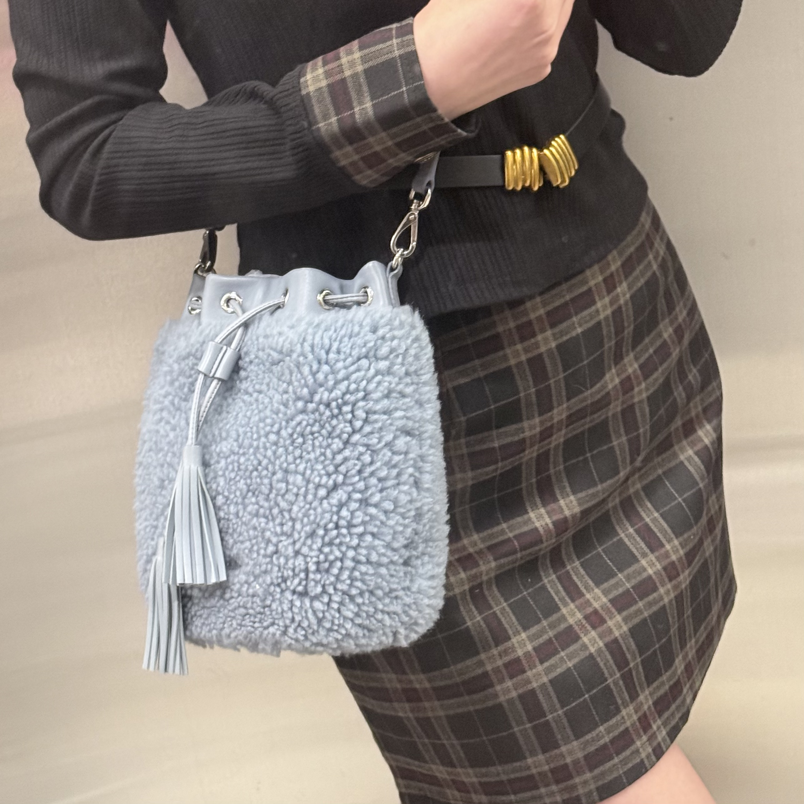 95新 MIU MIU/缪缪 miumiu雾霾蓝毛绒小水桶