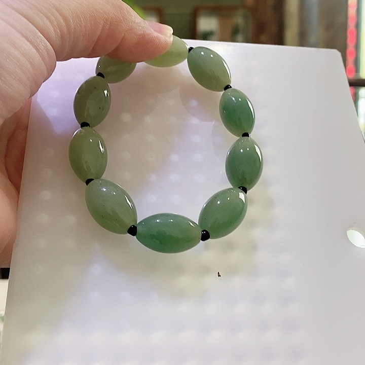 密玉（石英质玉）颈饰未镶嵌