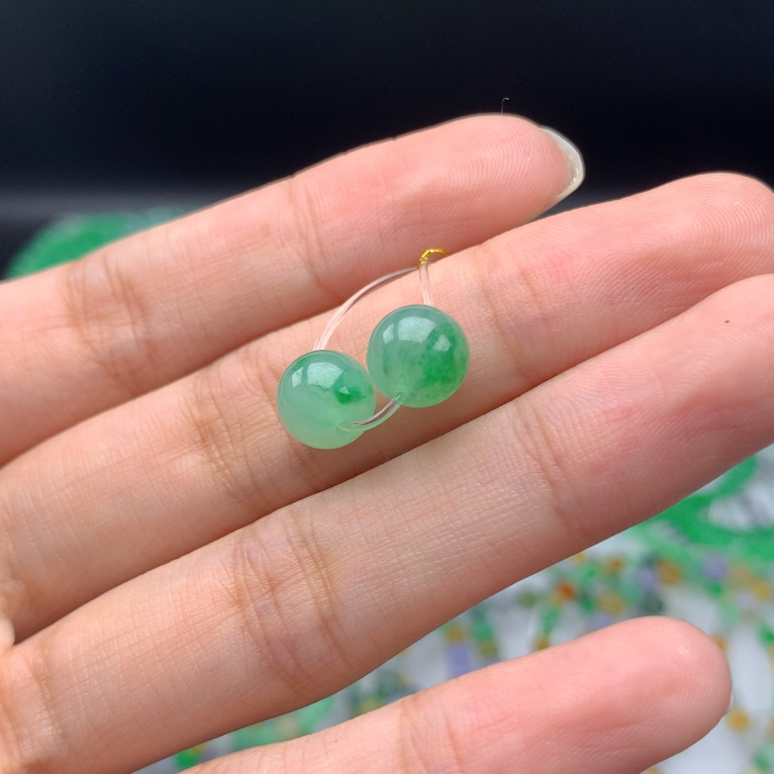 翡翠手链未镶嵌卡