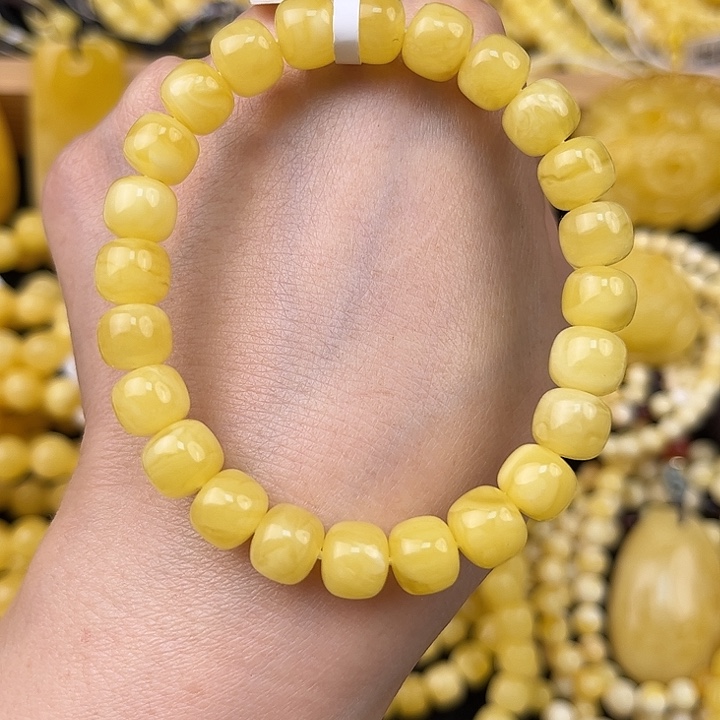 琥珀未镶嵌颈饰琥珀