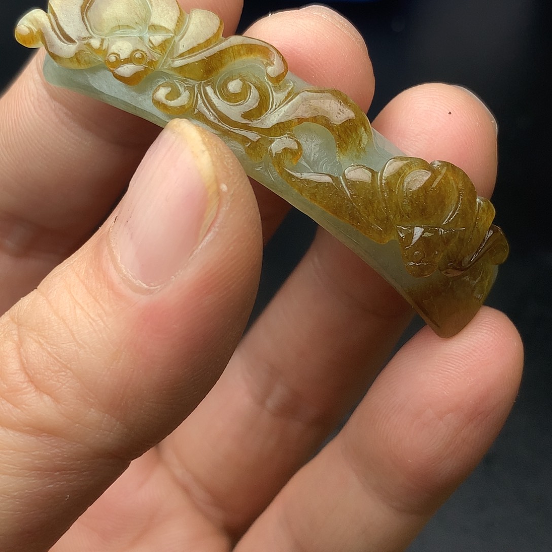 翡翠未镶嵌颈饰翡翠首饰和翡翠珠宝