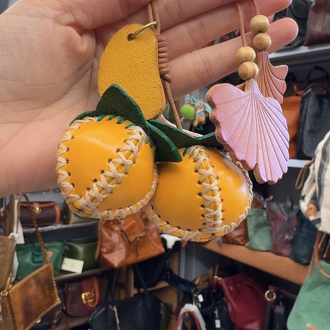 *****头层牛皮特价两个