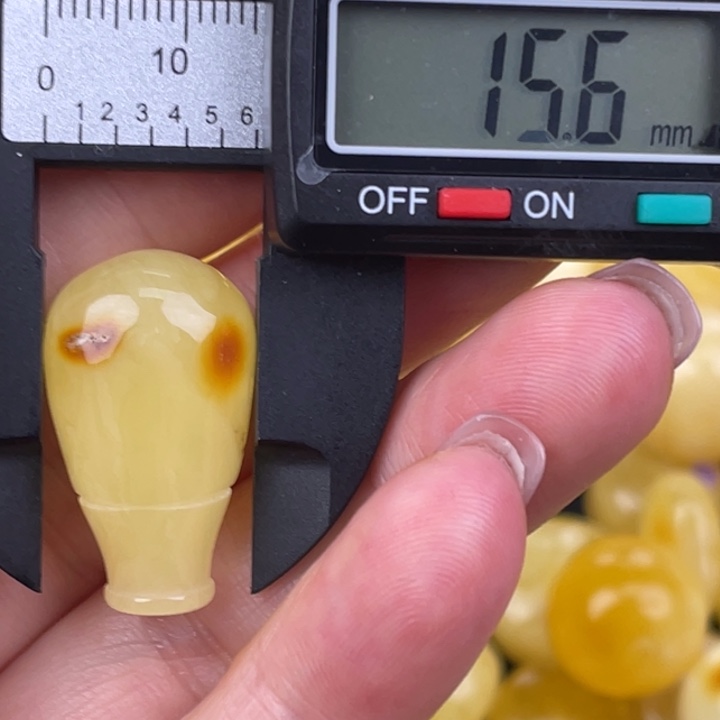 蜜蜡未镶嵌裸石427