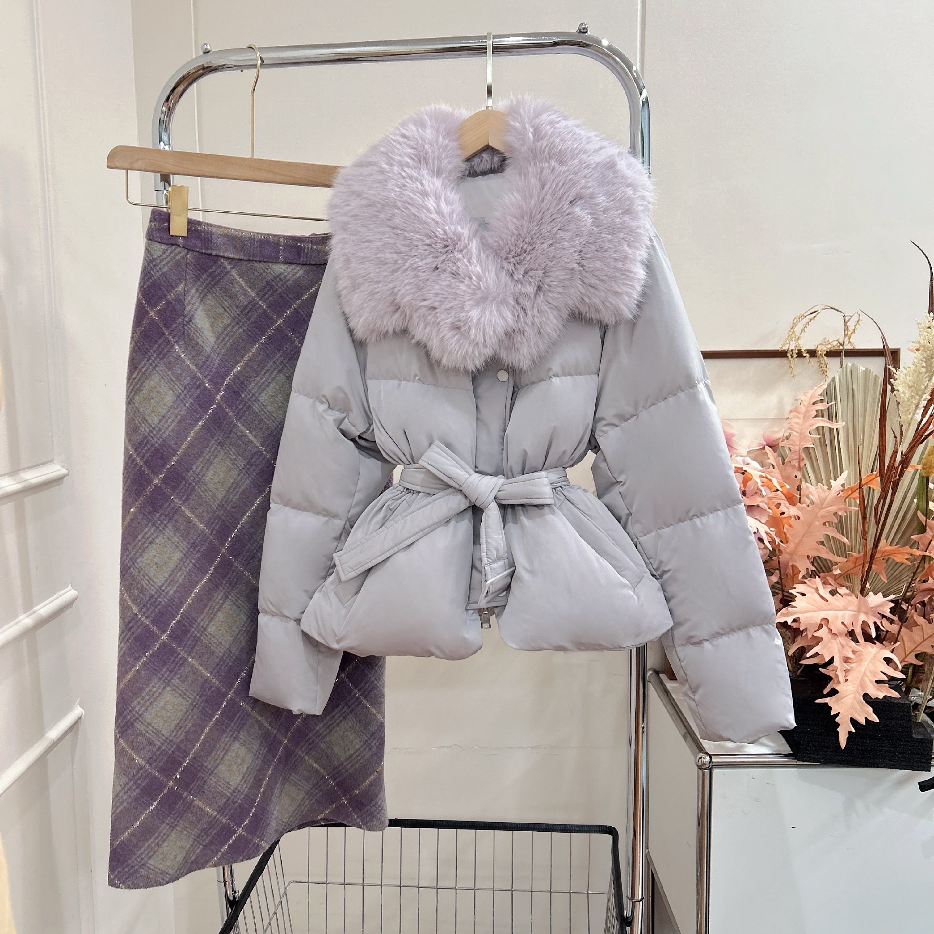 小八定制2025冬季新款时尚显瘦加绒加厚外套+半裙套装 13102 BCK