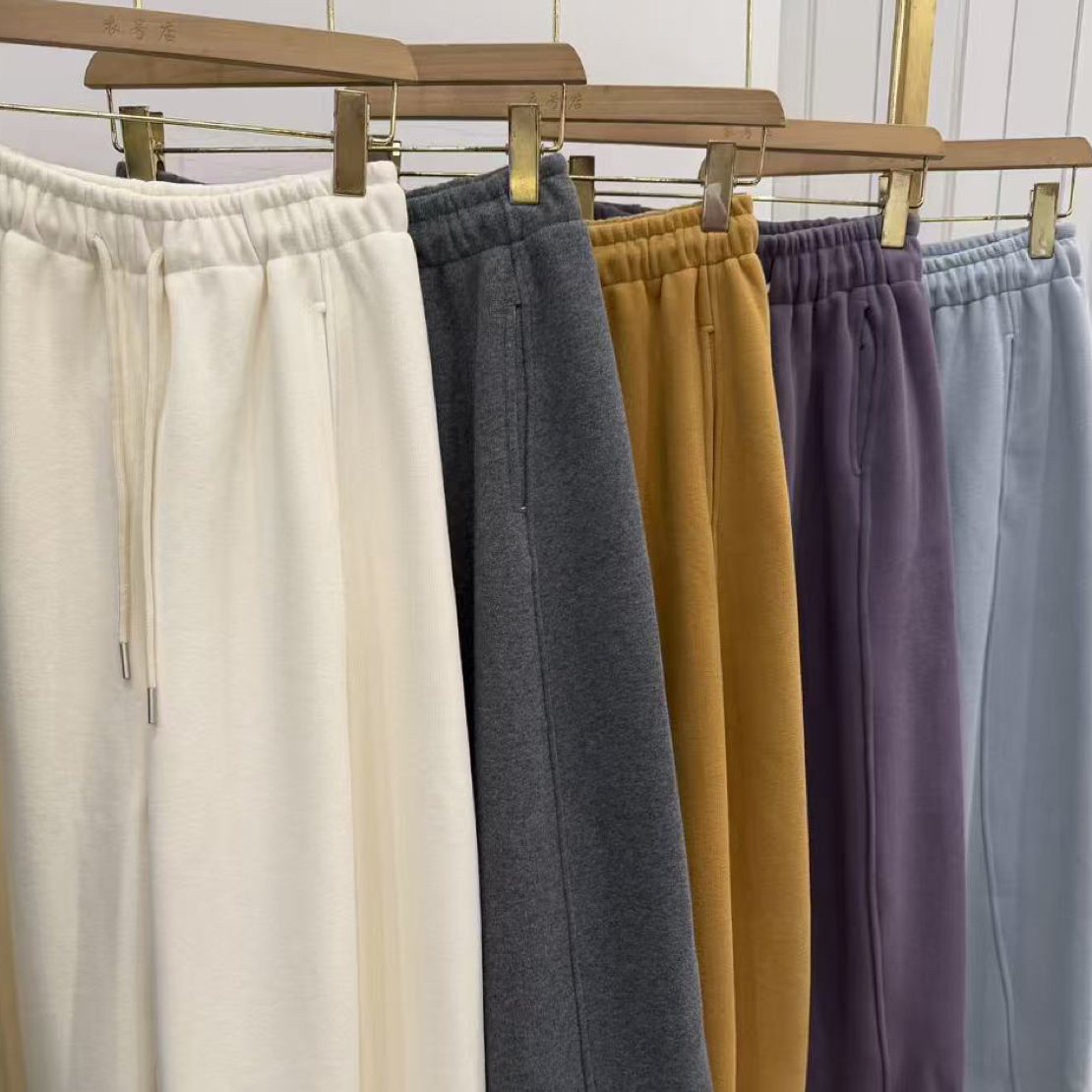 衣号店 冬款主播自留款加绒加厚高品彩色系气球裤5280