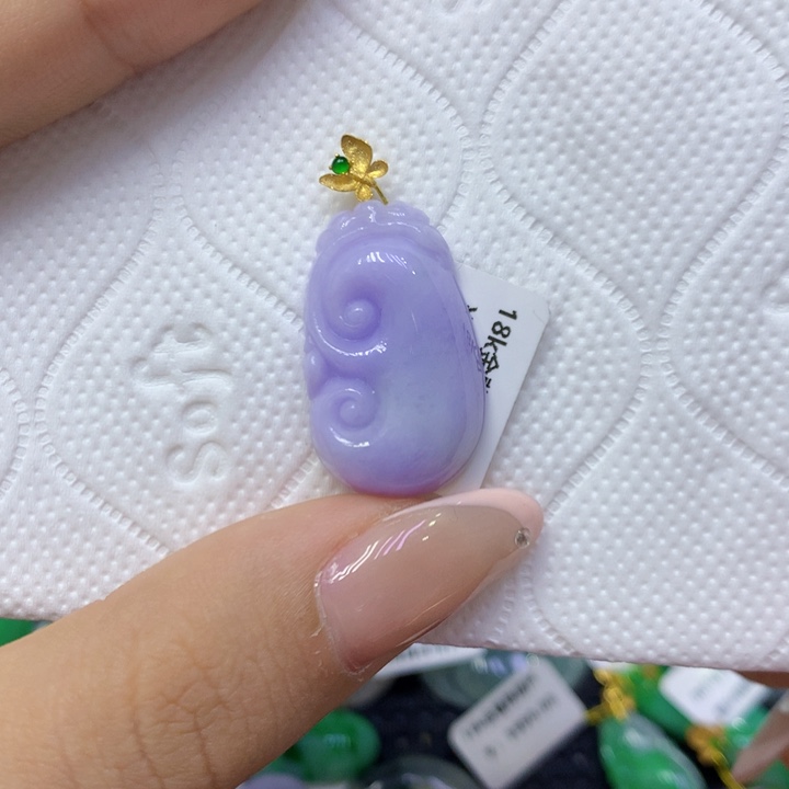 颈饰18K金镶嵌翡翠