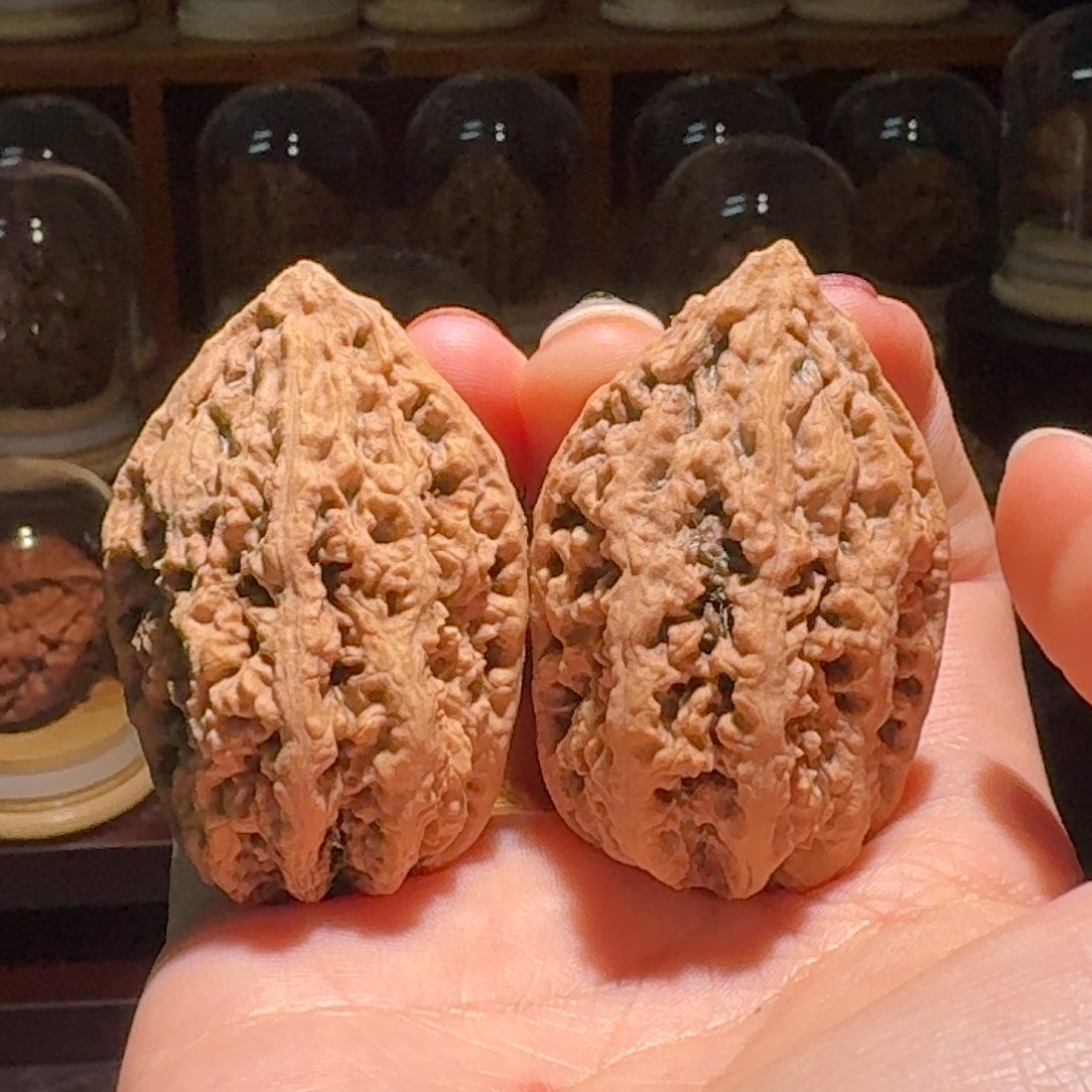 文玩核桃吊坠塔尖