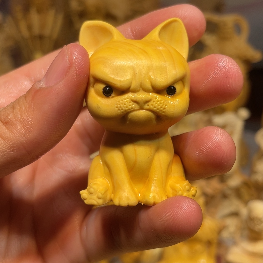 黄杨木小微瑕法斗犬