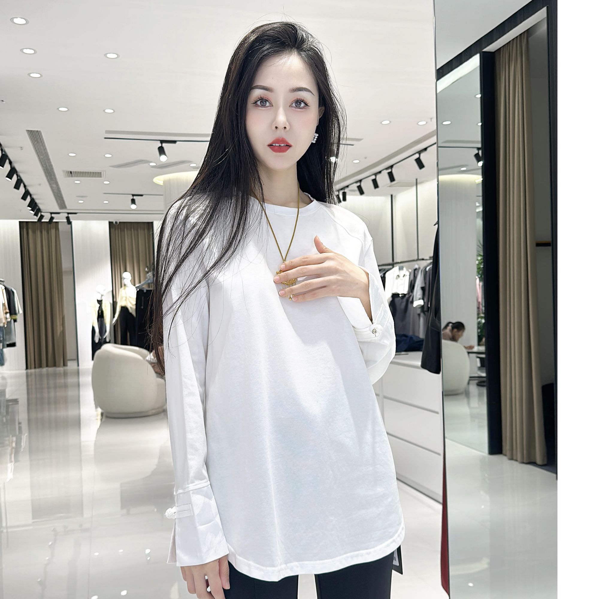 思慕缇长款T长袖百搭