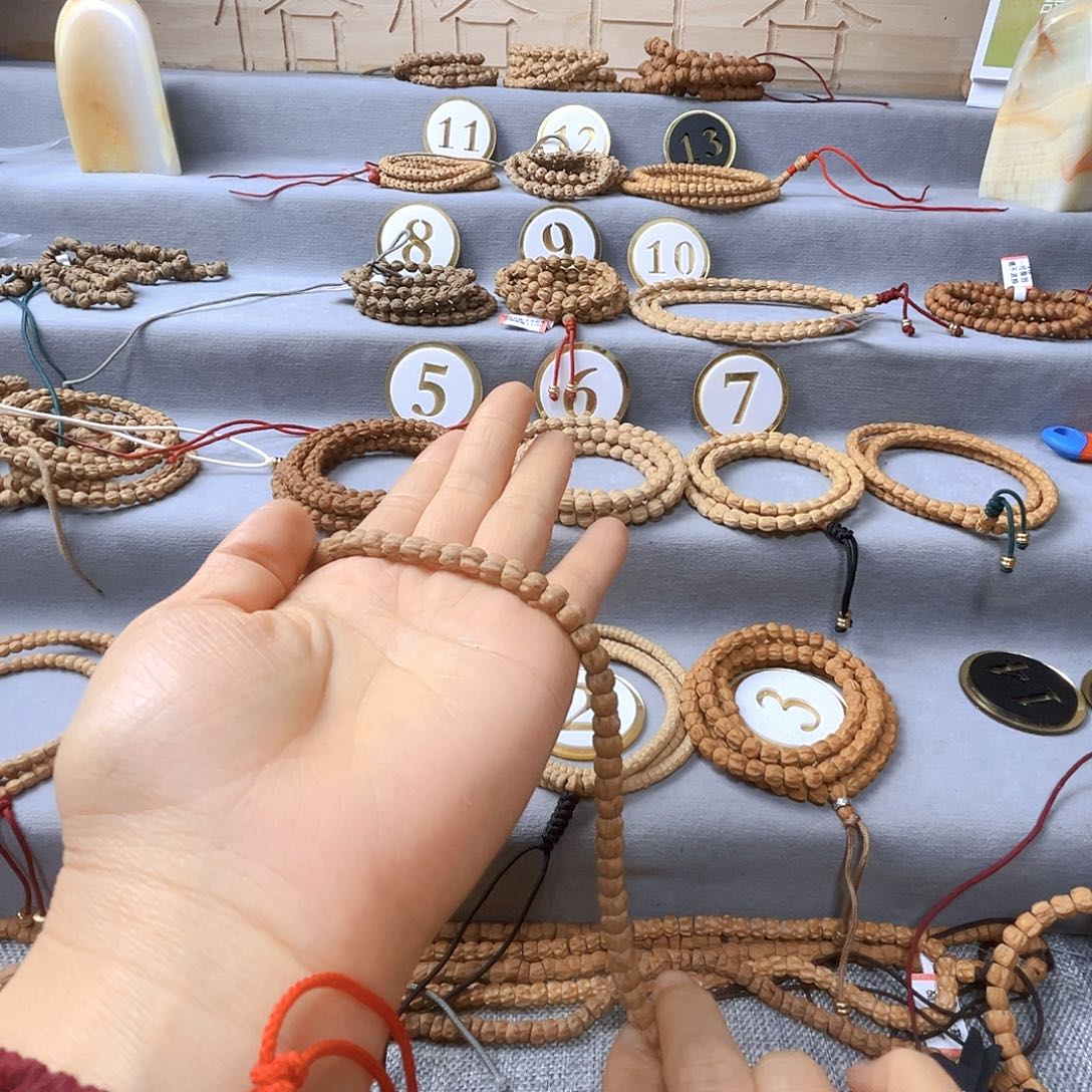 柏香籽/百香籽手串雨****?