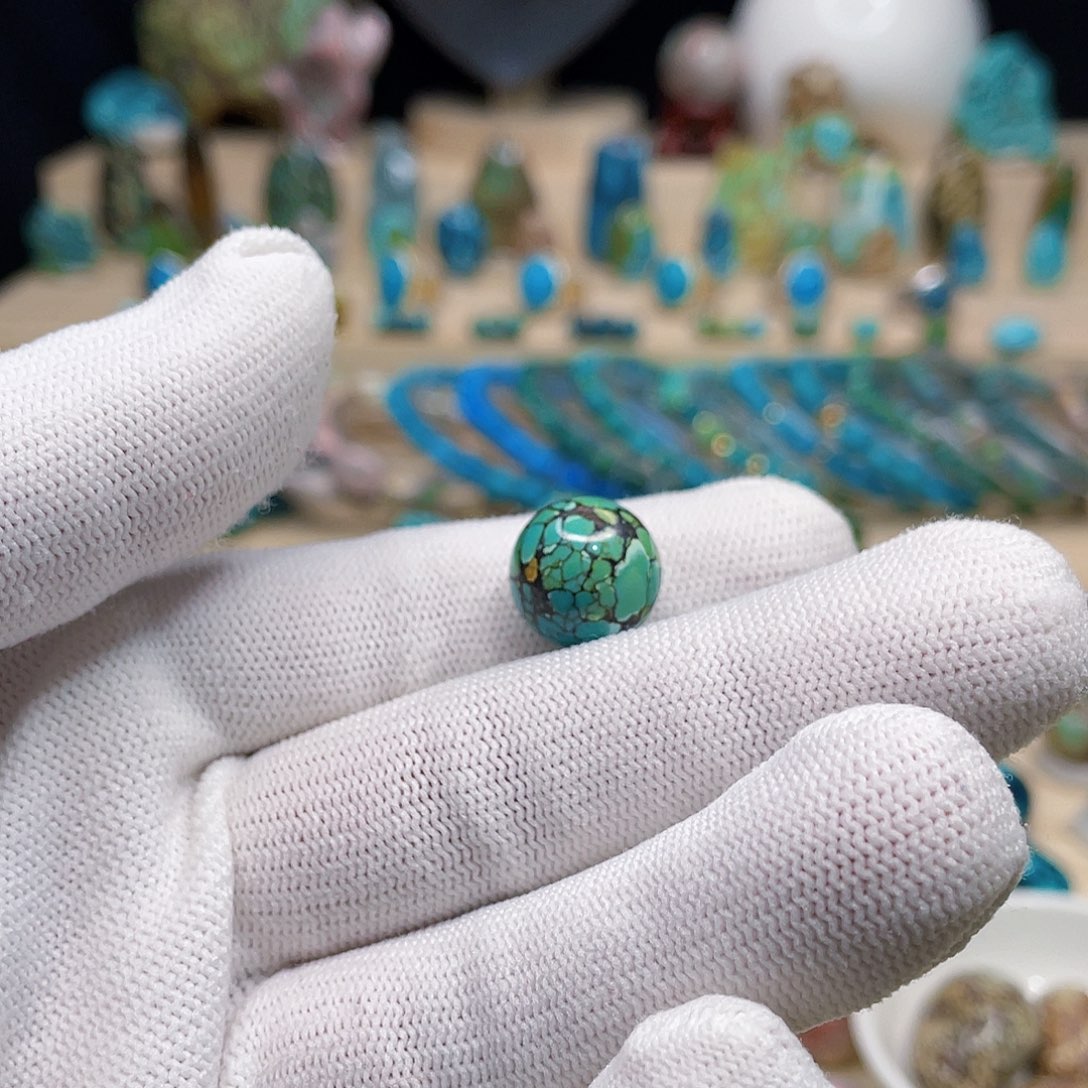 绿松石未镶嵌颈饰