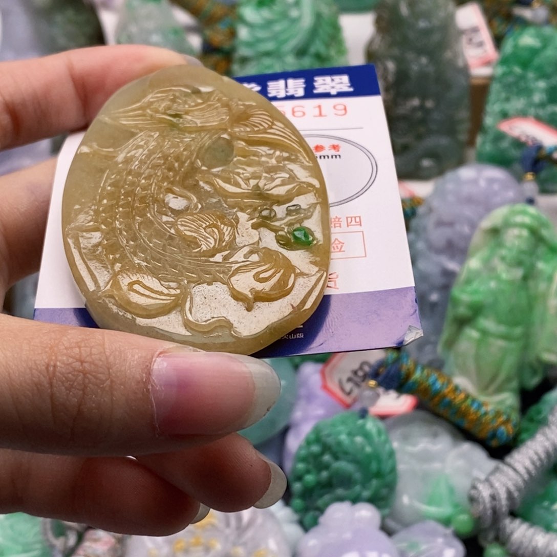 吊坠(不含链)未镶嵌翡翠