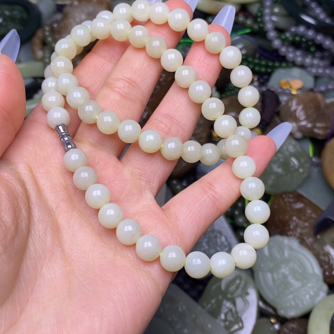 和田玉颈饰未镶嵌