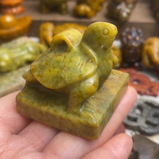 蛇纹石玉未镶嵌颈饰09