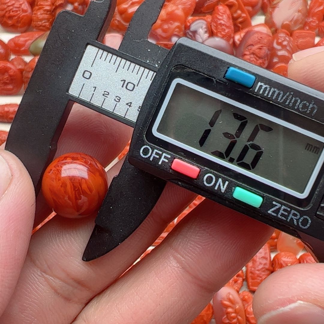 南红玛瑙配饰未镶嵌