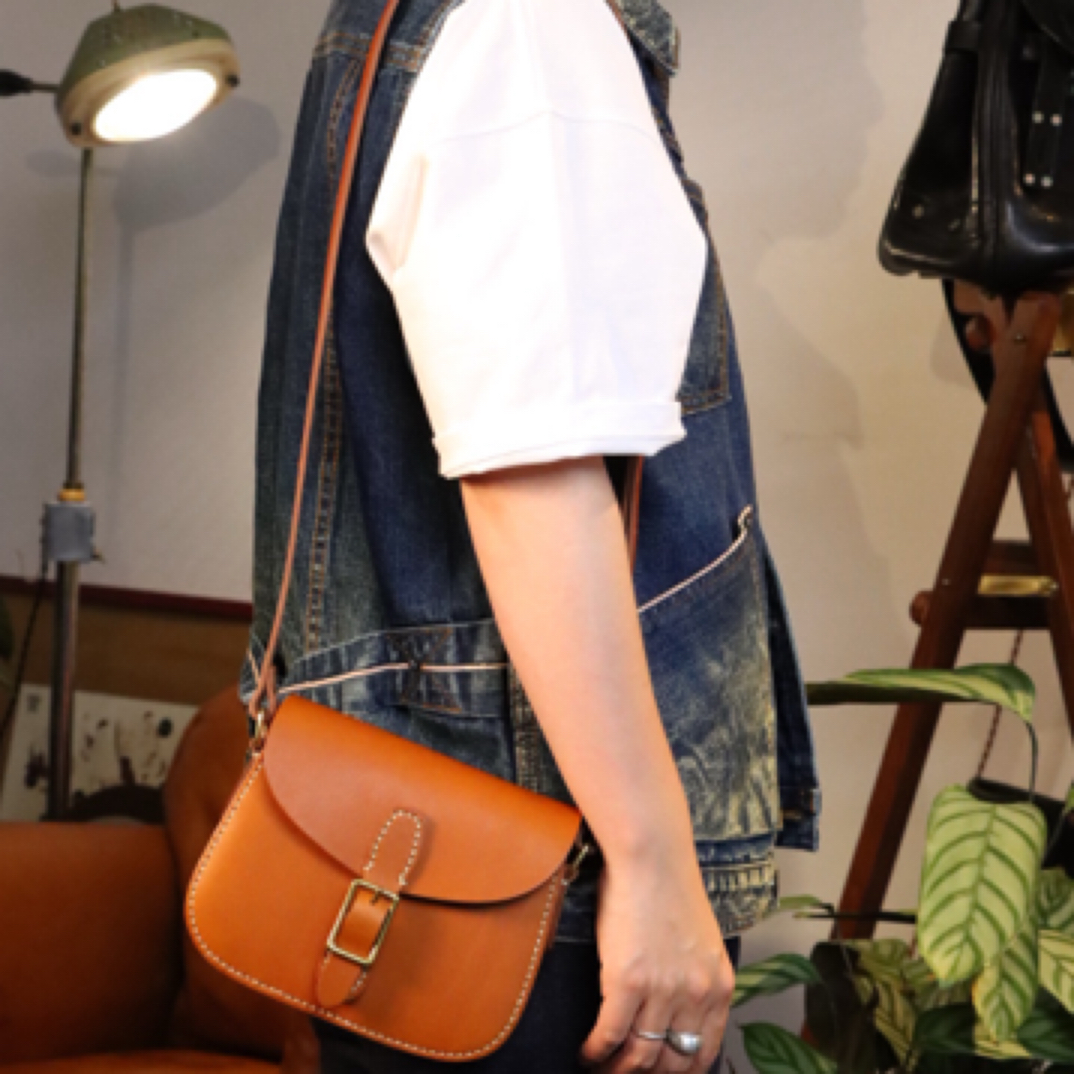 经典马鞍包手缝线真皮单肩斜挎背简约复古文艺款百搭休闲时尚小众