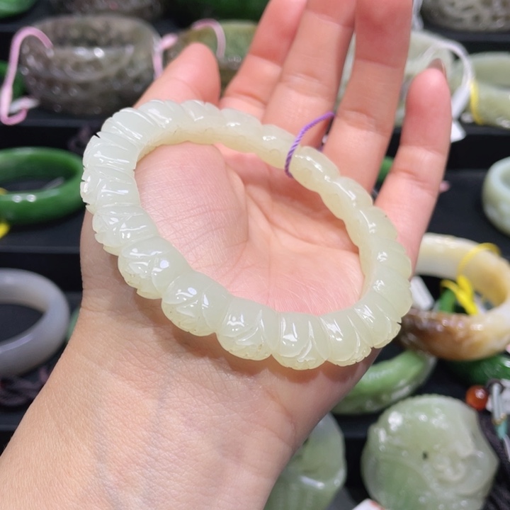 和田玉手镯57+圈口 编号15未镶嵌