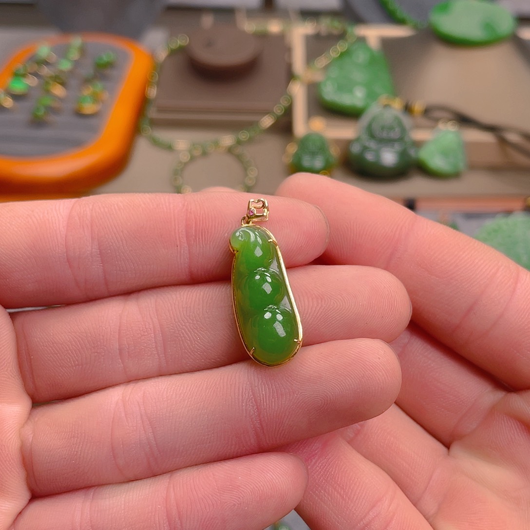 和田玉（碧玉）吊坠(不含链)18K金镶嵌1280