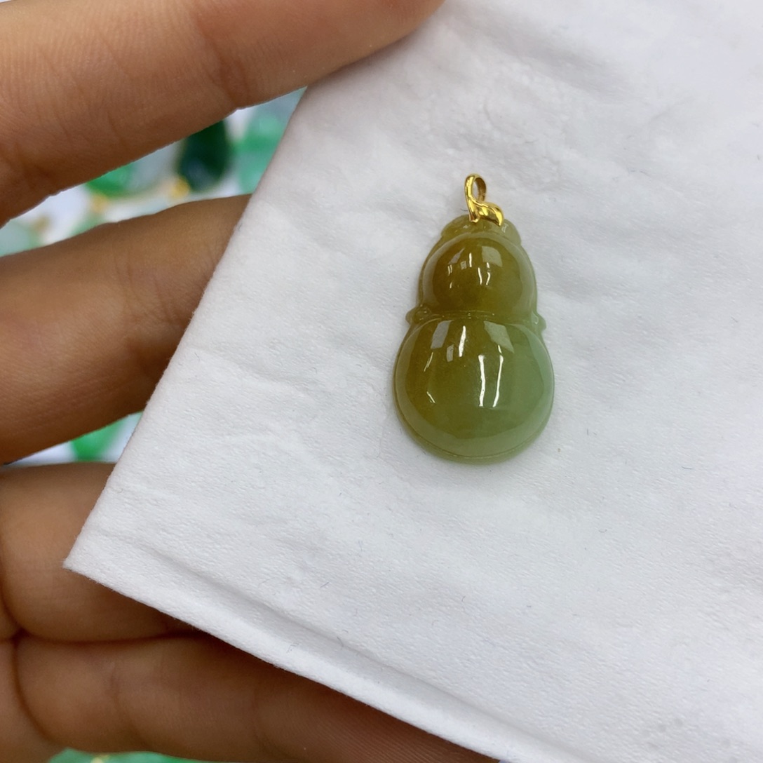 翡翠18K金镶嵌颈饰翡翠