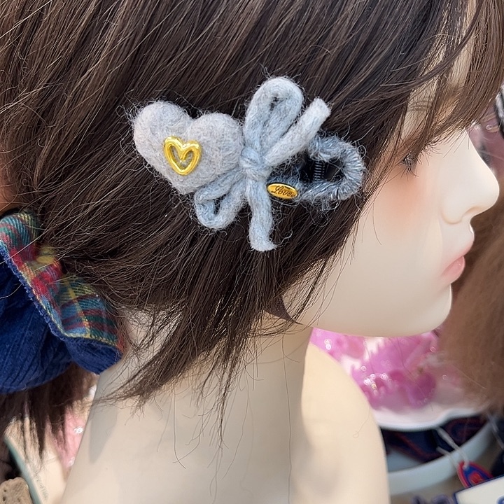 布艺铁合金灰色爱心鸭夹