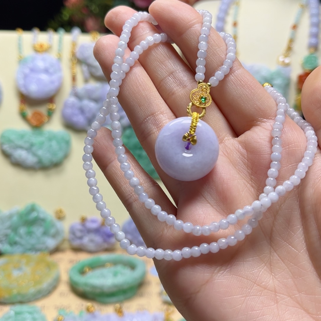 翡翠颈饰未镶嵌天然