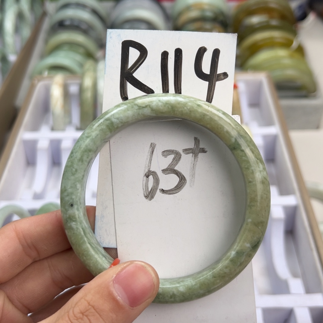 岫玉手镯未镶嵌天然岫玉