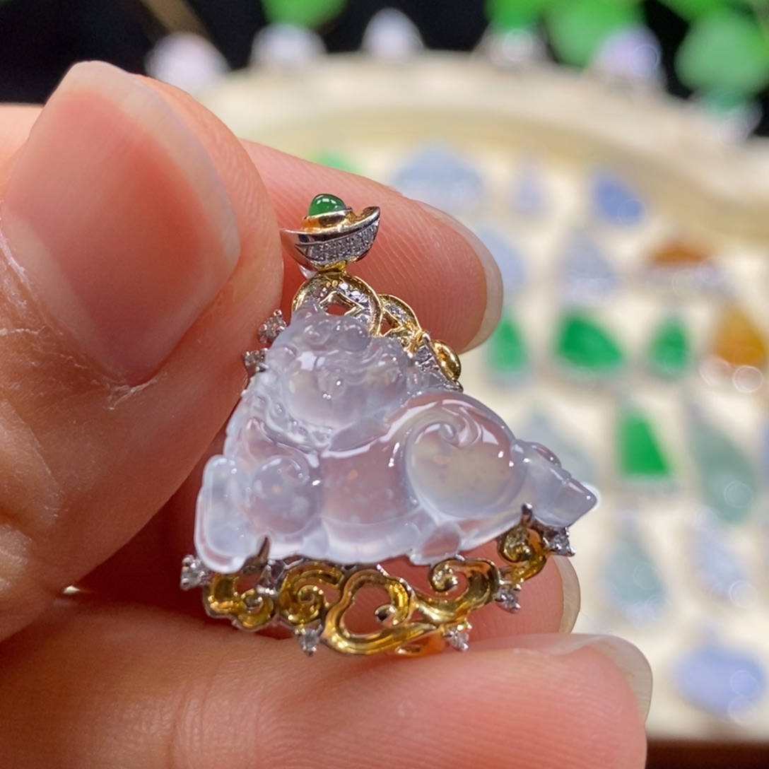 翡翠18K金镶嵌颈饰