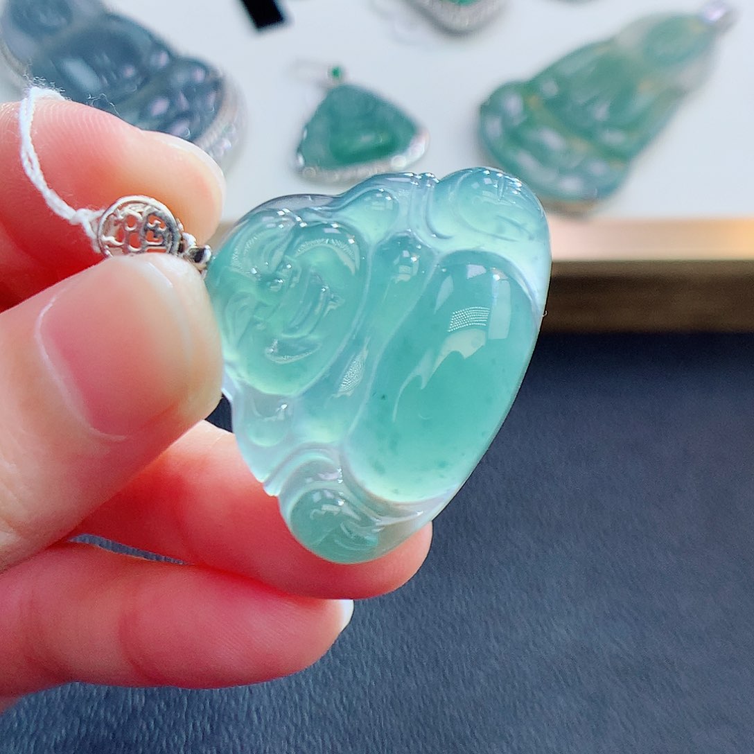 翡翠颈饰未镶嵌翡翠