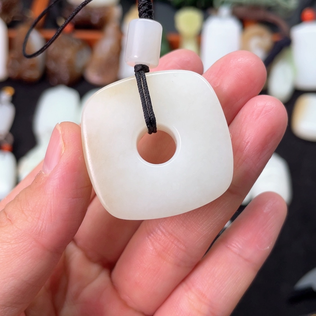 和田玉挂件未镶嵌