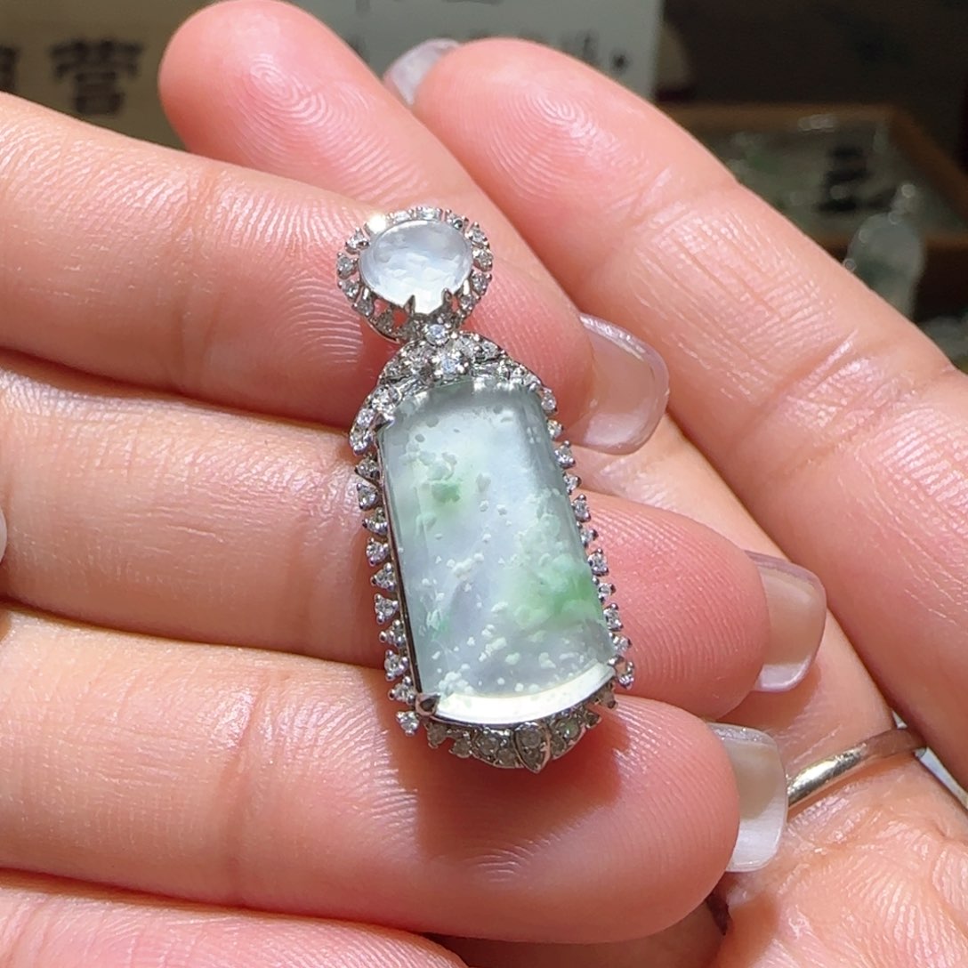 【闪购商品】翡翠颈饰18K金镶嵌缅甸