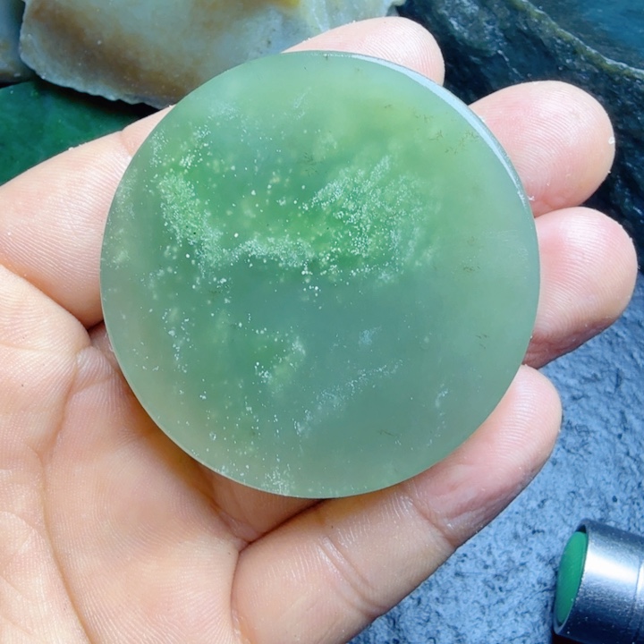 和田玉（糖玉）未镶嵌珠宝奇石