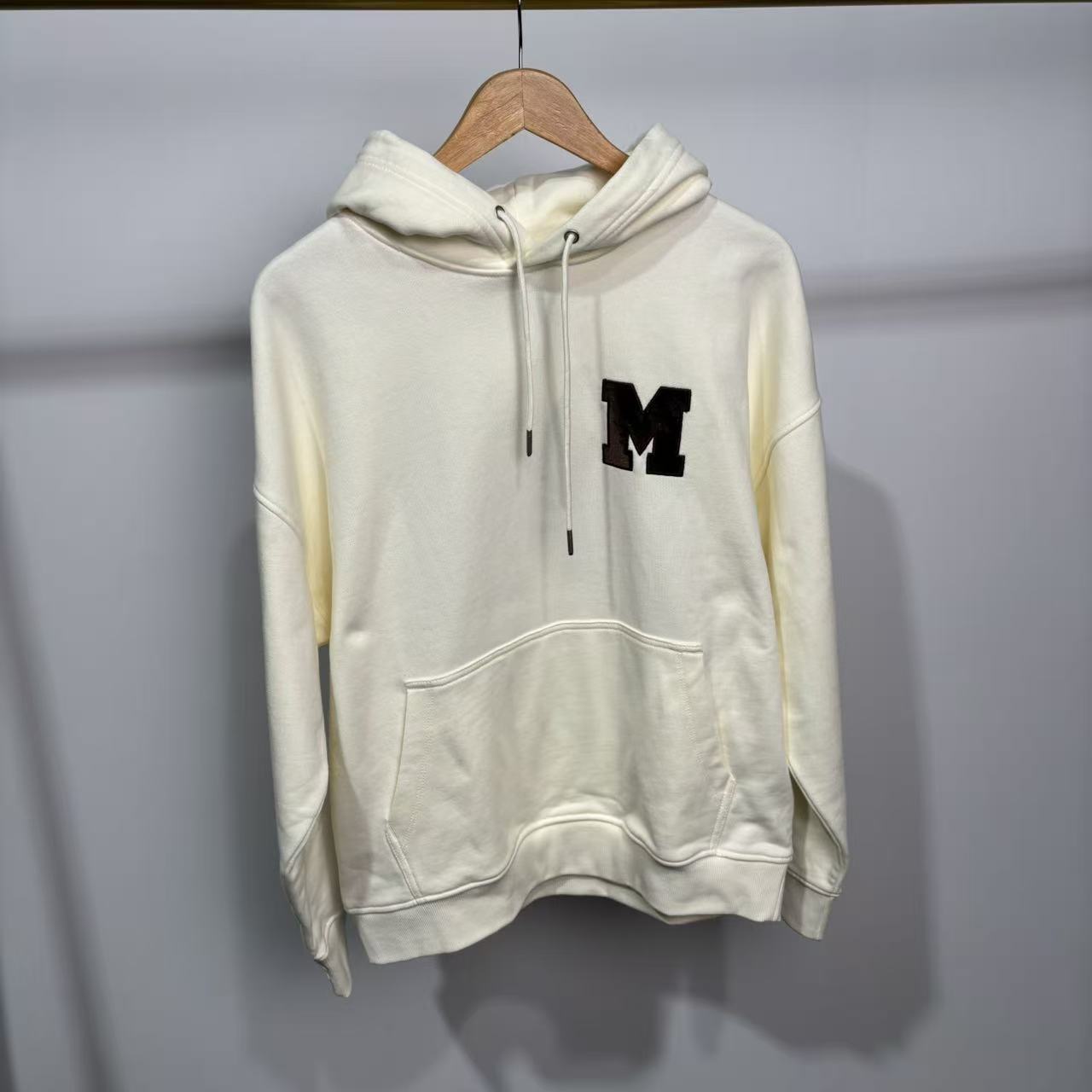 MM 韩系男款象牙色撞色字母标百搭连帽长袖卫衣 MFIBH86610 86610
