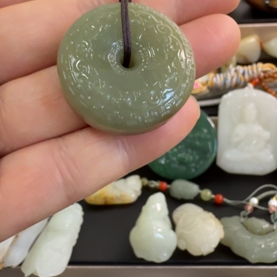 和田玉（糖玉）未镶嵌颈饰