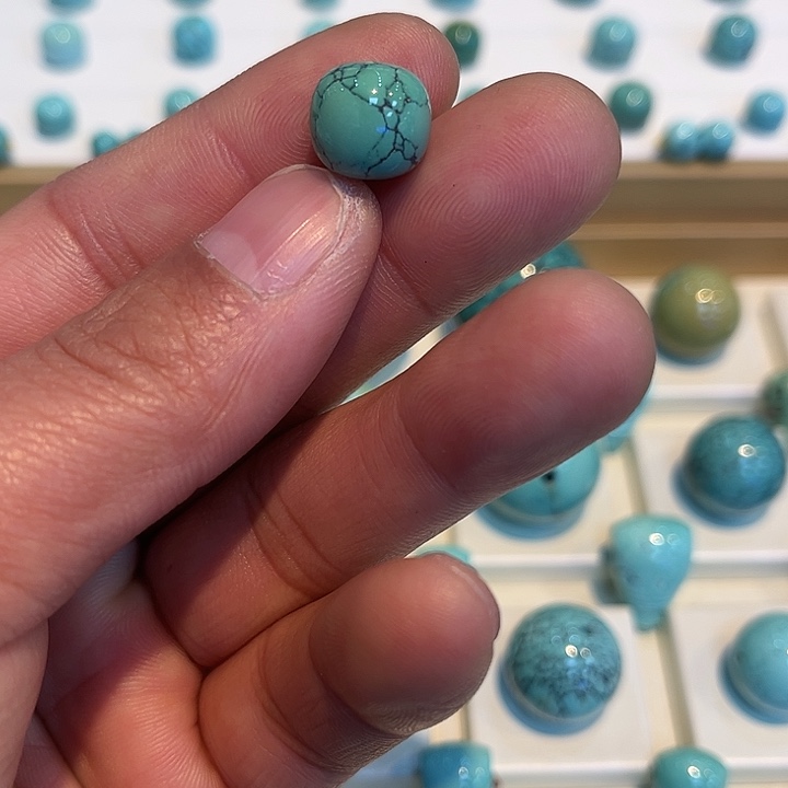 绿松石未镶嵌珠宝奇石