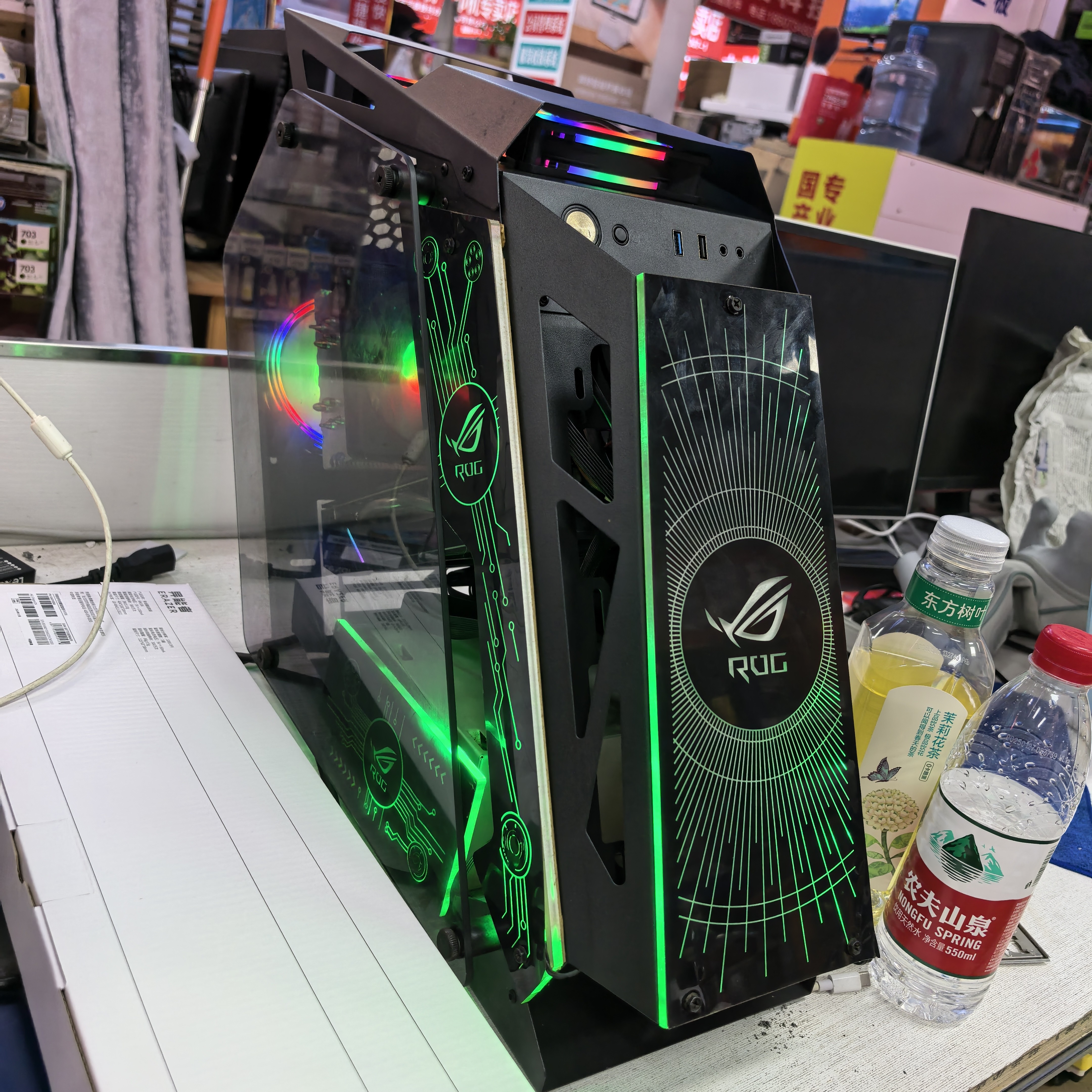 95新  E5-2673V3十32G内存十512硬盘.显卡16504G七彩虹，质保两年，