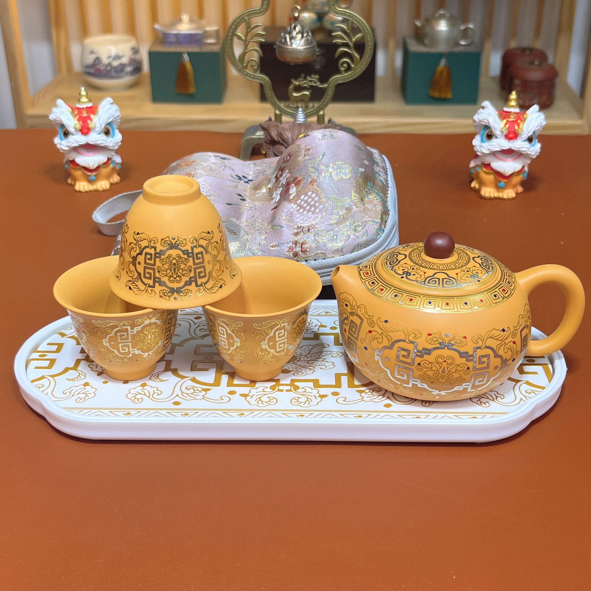 ZH3781--黄段泥金银措凤鸣西施壶带三杯茶具+敦煌掐丝金白底茶盘