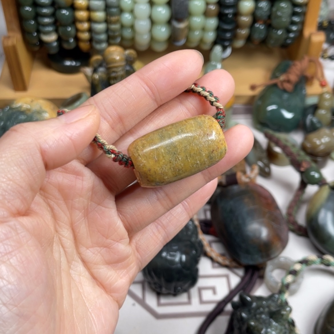 【闪购商品】未镶嵌岫岩河磨玉（透闪石质玉）挂件