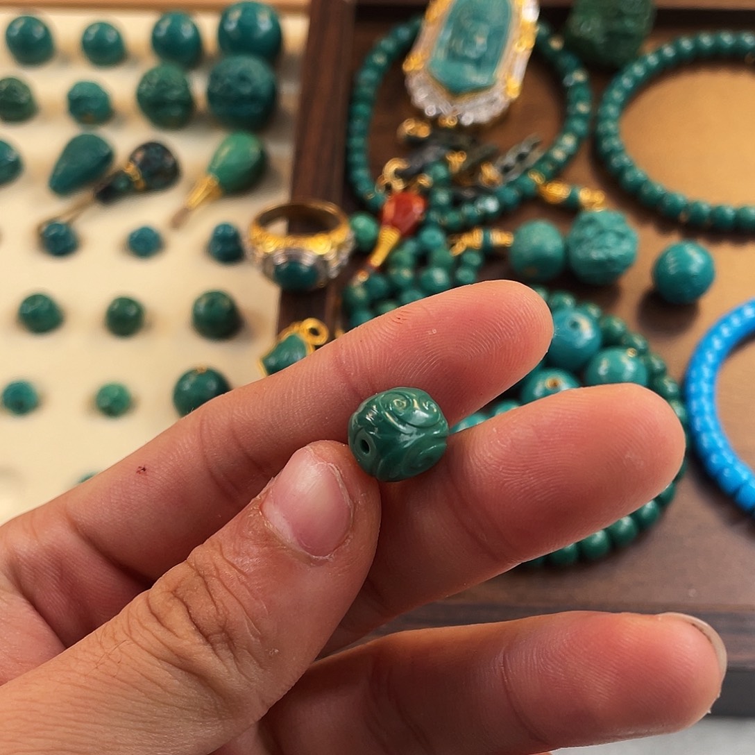 一***河绿松石未镶嵌挂件