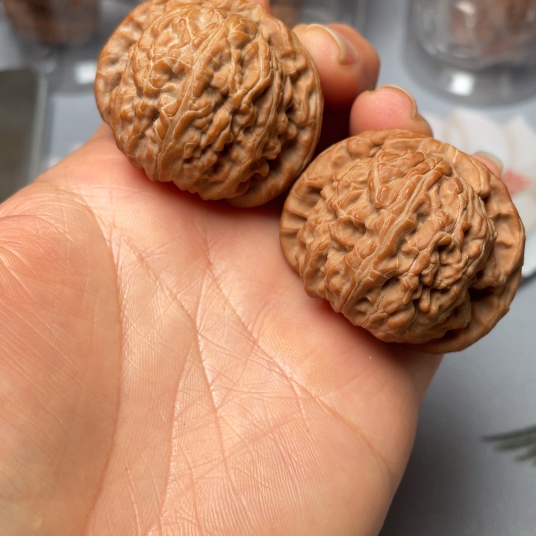 【闪购商品】文玩核桃吊坠球白………