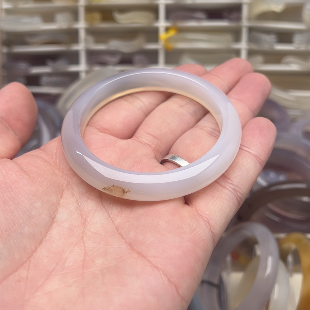 玛瑙/玉髓未镶嵌手镯57.4圈口出单号运费10不退