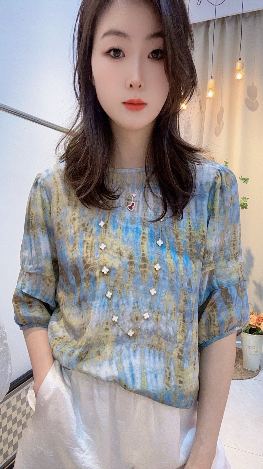 100%桑蚕丝双绉晕染拼色蓝色印花上衣