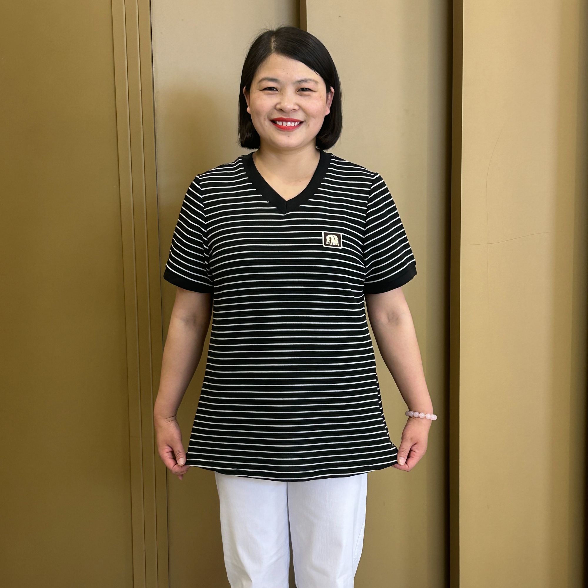 夏季新款V领t恤时尚中老年女装减龄中长款条纹休闲宽松大版衫