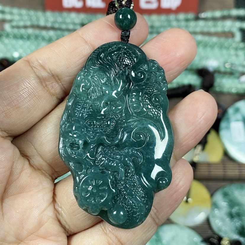 【闪购商品】翡翠颈饰未镶嵌玉吊坠翡翠玉随性龙牌