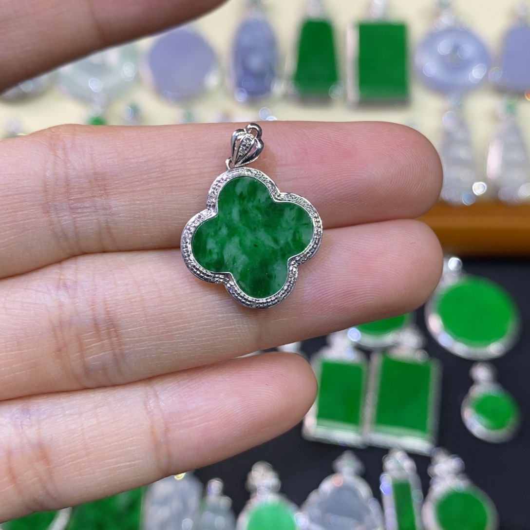 翡翠吊坠(不含链)18K金镶嵌