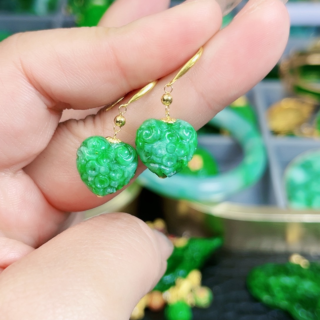 翡翠颈饰18K金镶嵌耳饰