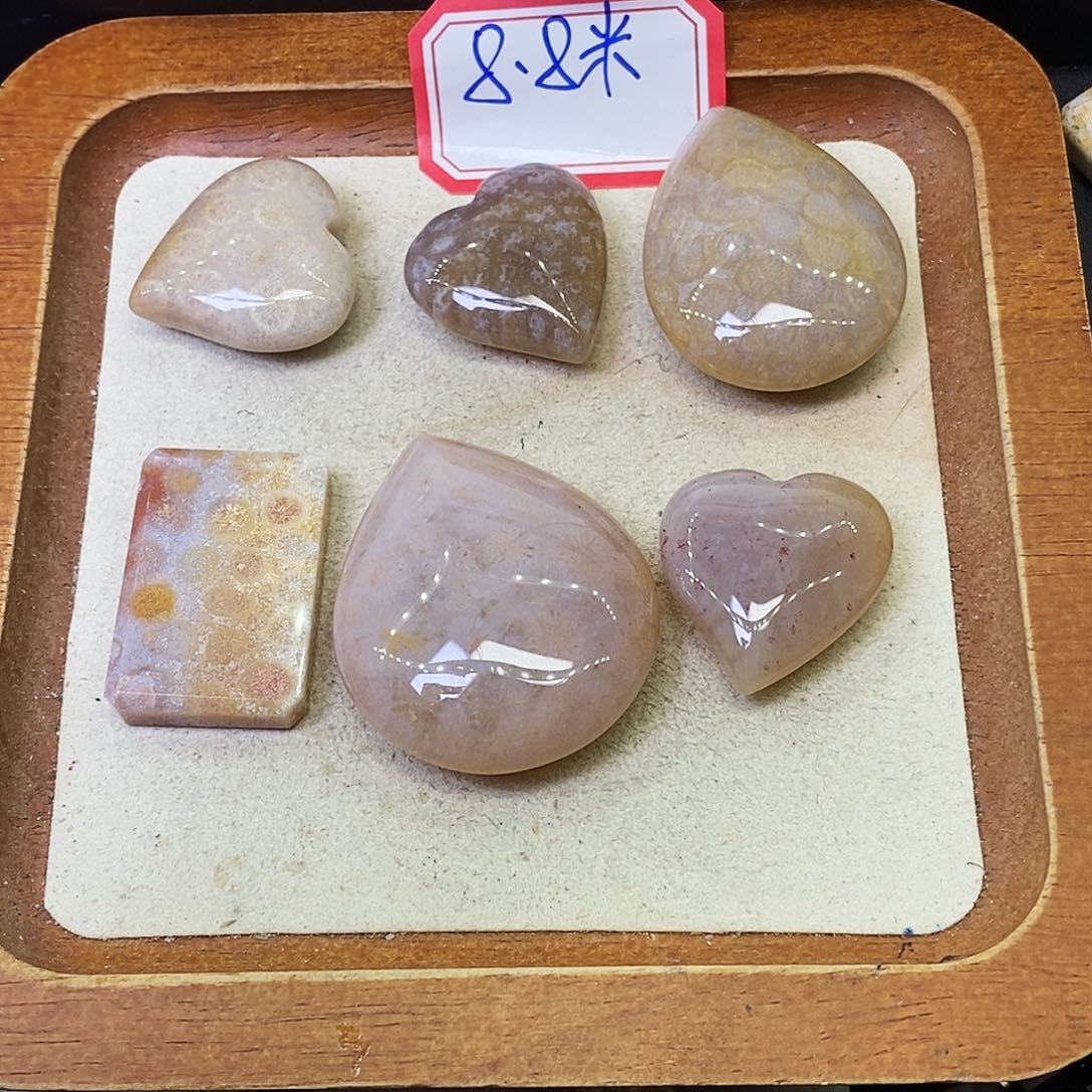 硅化玉颈饰合金岁****?