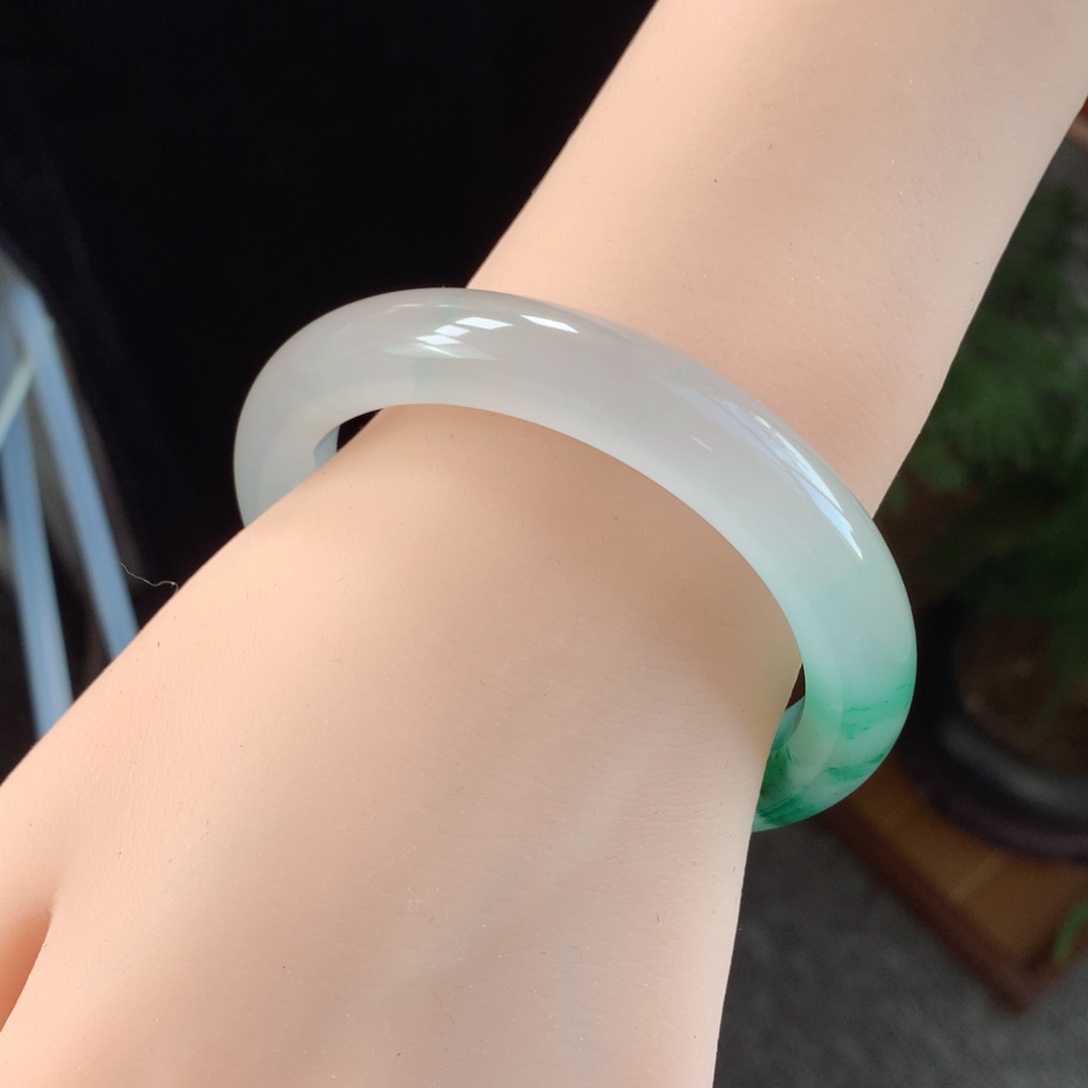 石英质玉未镶嵌手镯