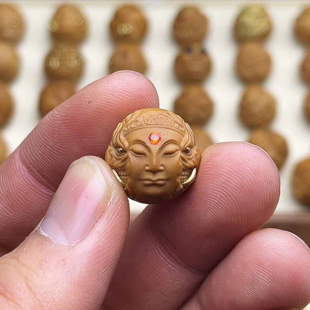 吊坠猴头核桃镶嵌一念如来16