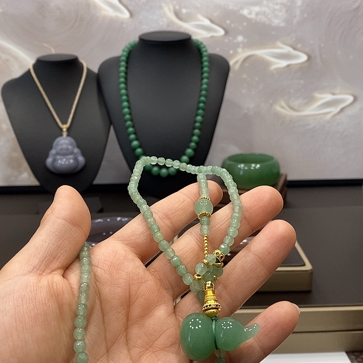 东陵石手镯未镶嵌镜*