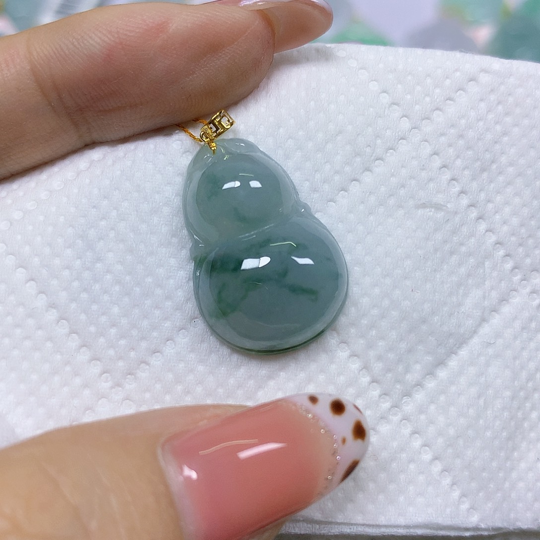 颈饰18K金镶嵌翡翠挂件